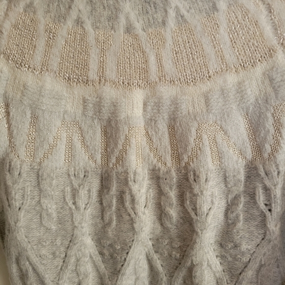 WHBM White House Black Market Knit Sweater Pullover Off White Fuzzy XS - Picture 8 of 11